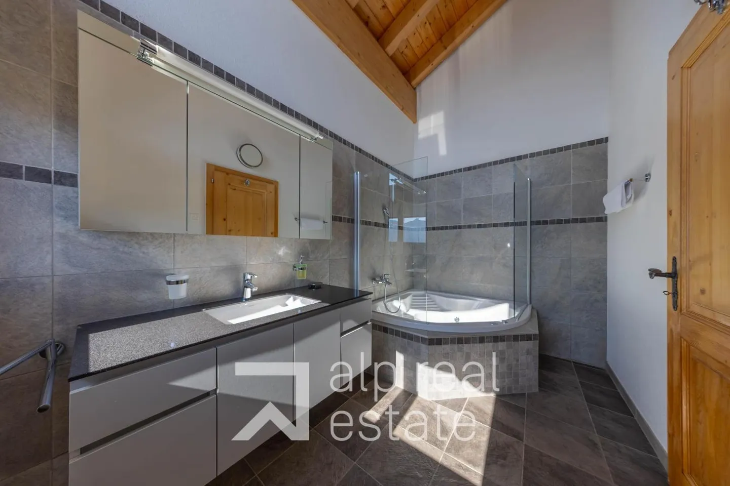 Magnifico chalet con area benessere - Foto 9 di 10