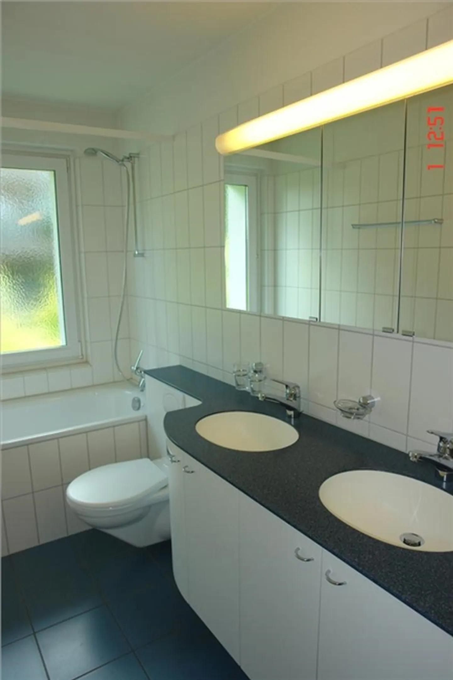 Appartement moderne avec balcon - Photo 5 sur 6