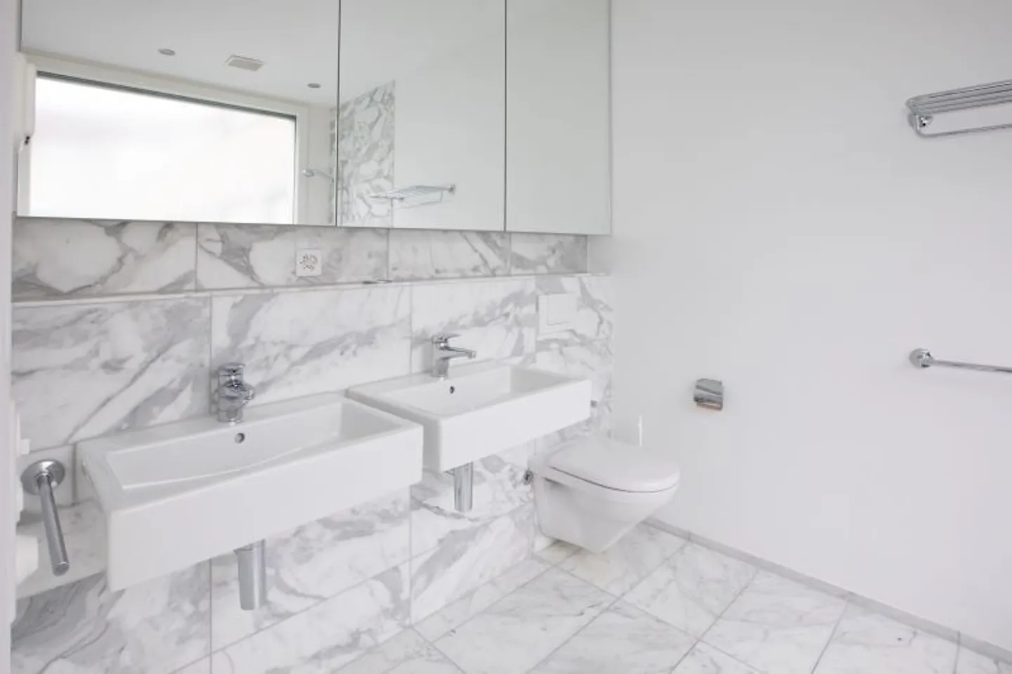 Exclusive living! Spacious, high-quality, first-class built! - Photo 8 of 8