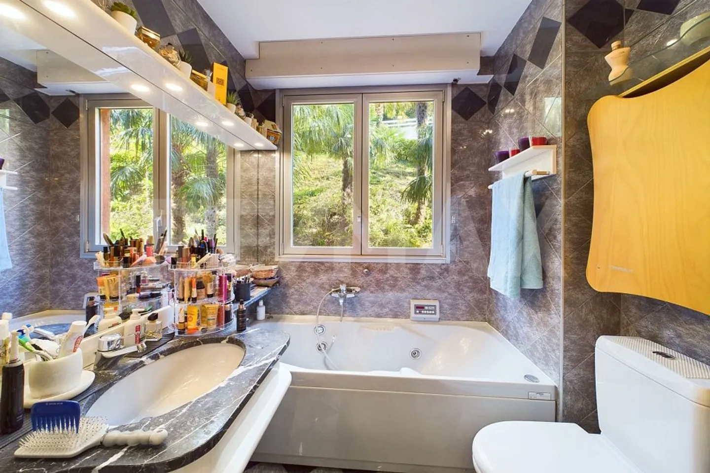 Beautiful apartment with lake view in Bissone also as a second residence - Photo 11 of 13