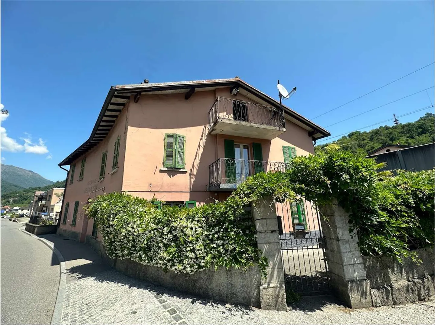 Casa singola in affitto - Foto 3 di 20
