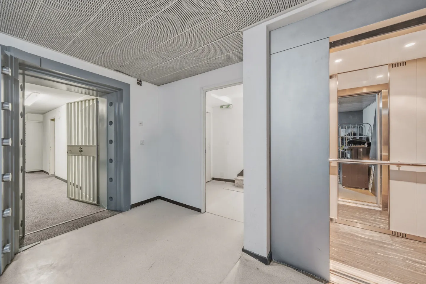 Magazzini e sala sicura da 4 a 60m2 - Foto 7 di 11