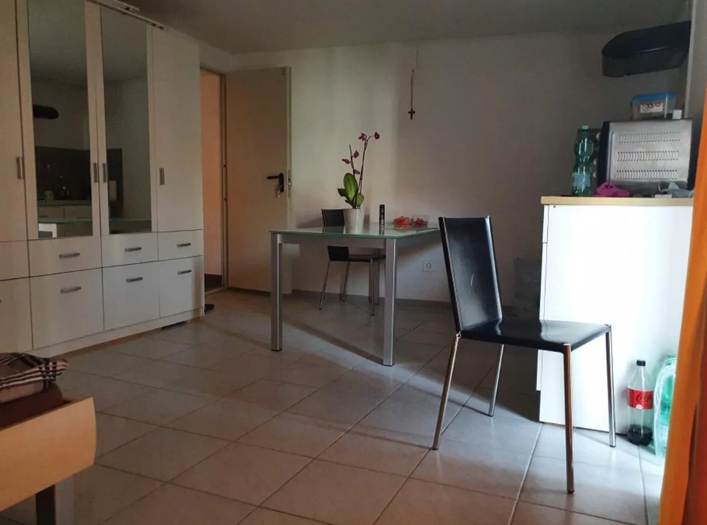 Studio - Photo 4 of 5