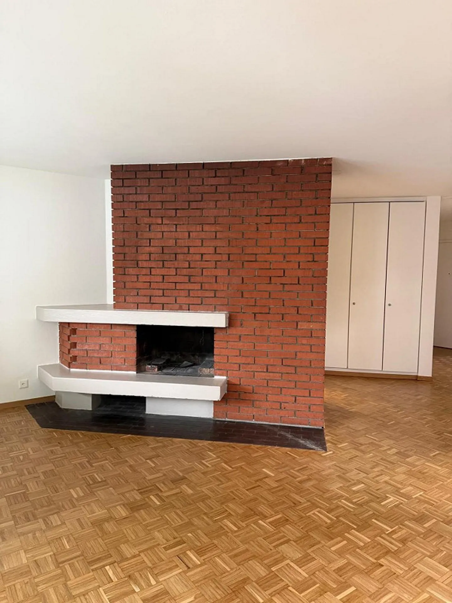 Modern & spacious 3.5-room apartment in Ebikon - Photo 1 of 8