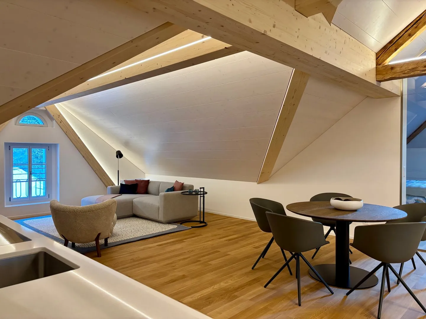 Penthouse exclusif de 2½ pièces - Photo 2 sur 15