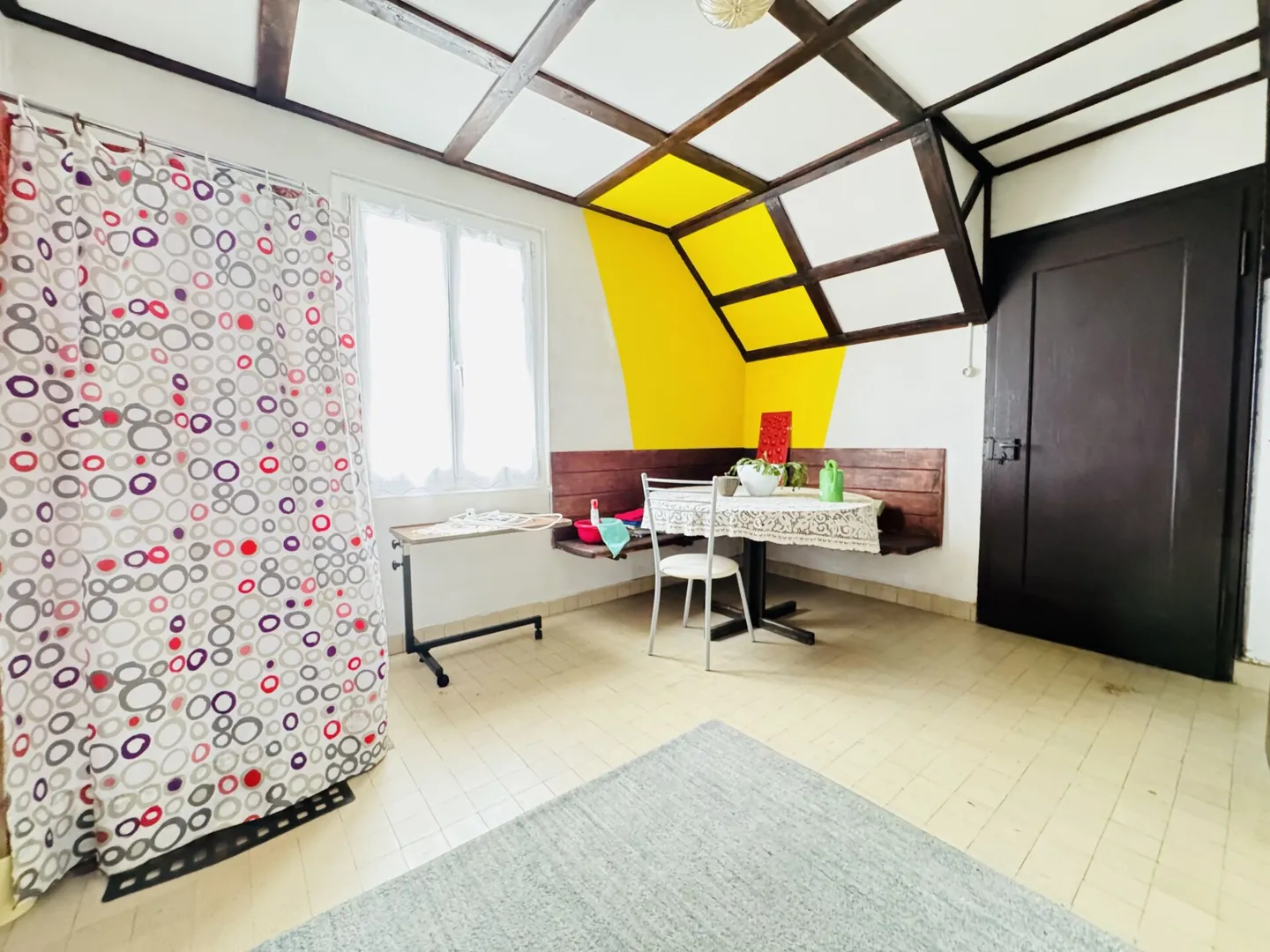 Maison individuelle de 5,5 pièces avec potentiel dans un emplacement familial - Photo 4 sur 5