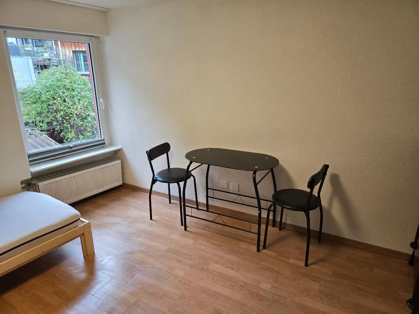 Studio - Photo 3 of 5