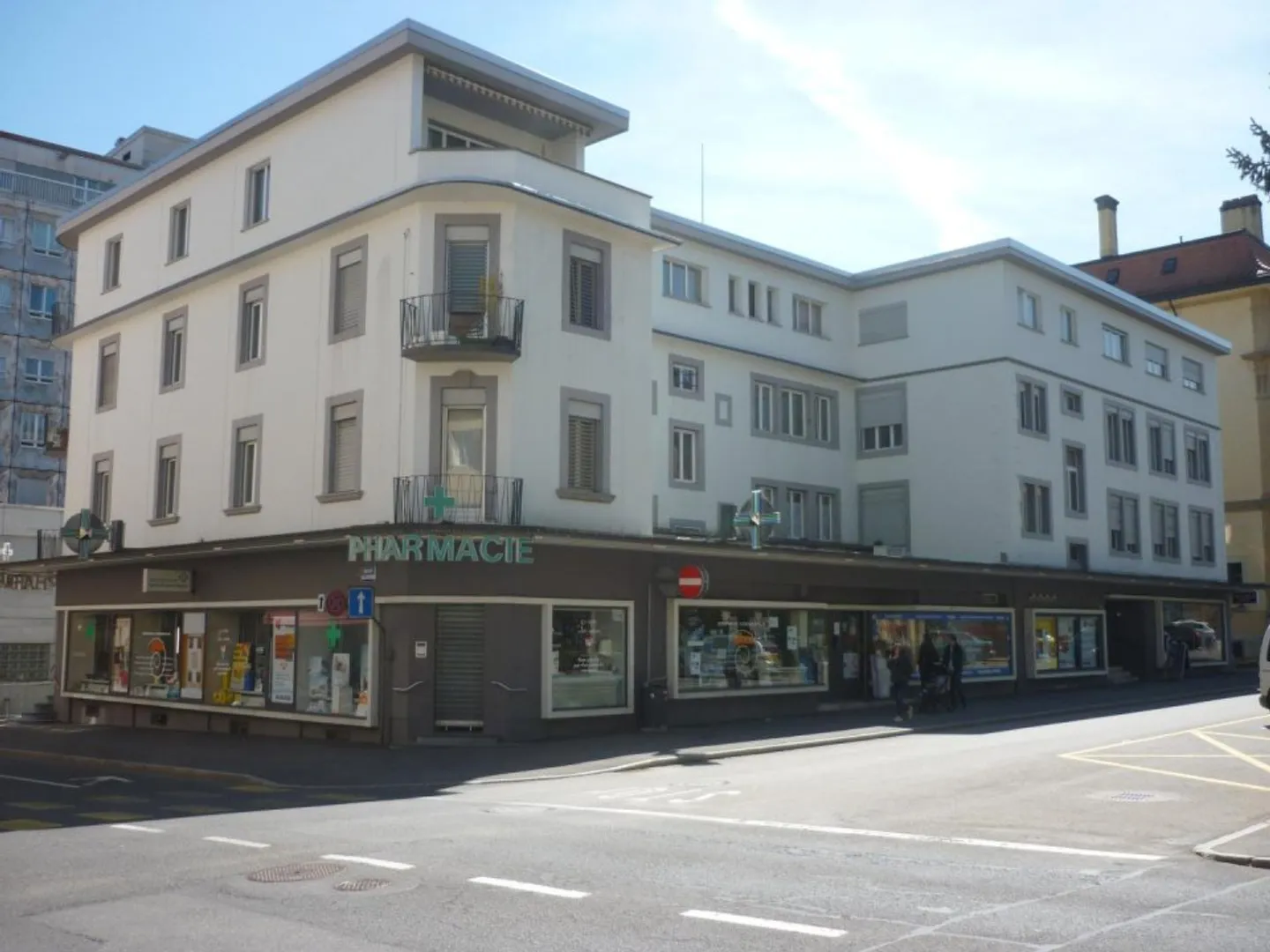 01089 - Locale - Serre 63 - La Chaux-de-Fonds - Foto 1 di 1