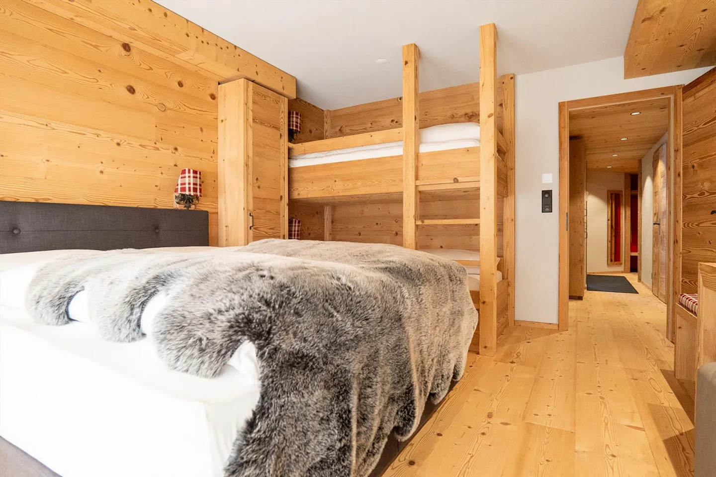 3.5 Room Apartment with Chalet Flair - Photo 5 of 13