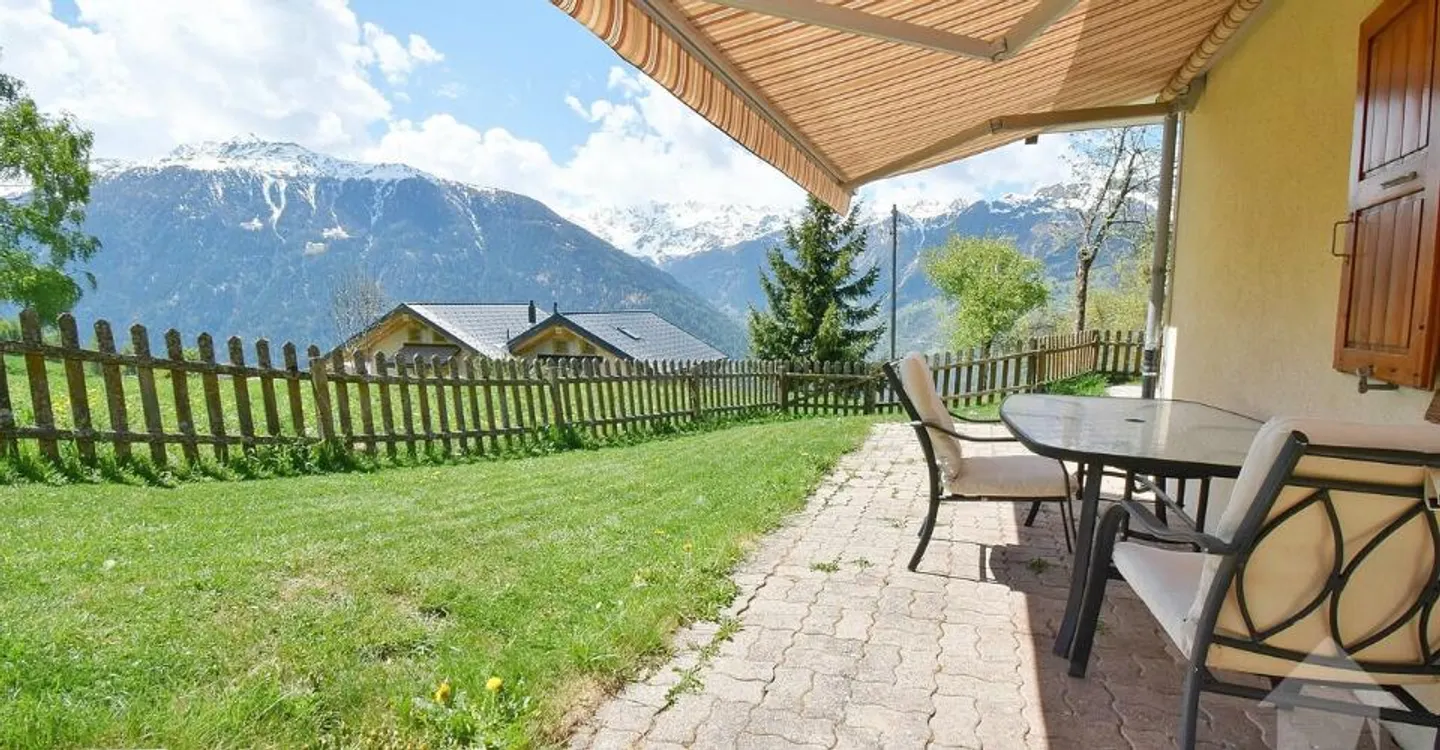 Bellissimo chalet in montagna con una magnifica vista panoramica - Foto 3 di 13