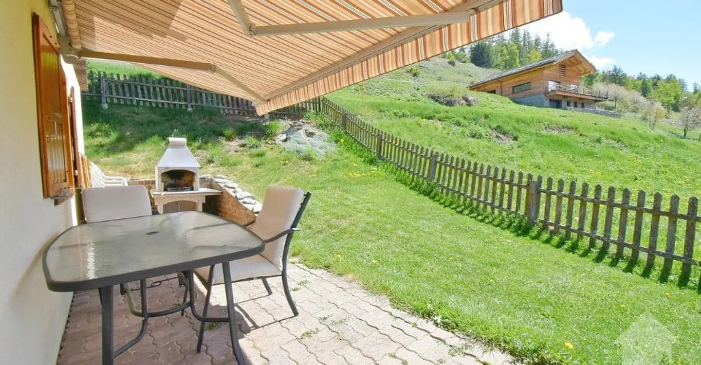 Bellissimo chalet in montagna con una magnifica vista panoramica - Foto 4 di 13