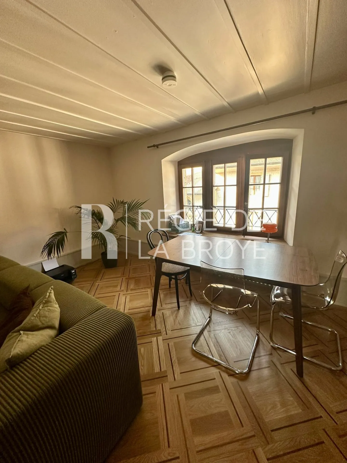 Superbo appartamento ristrutturato di 2.5 stanze a Estavayer-le-Lac - Foto 7 di 12