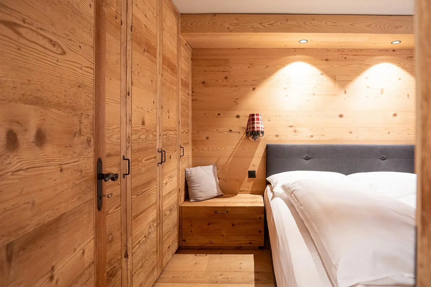 3.5 Room Apartment with Chalet Flair - Photo 10 of 13