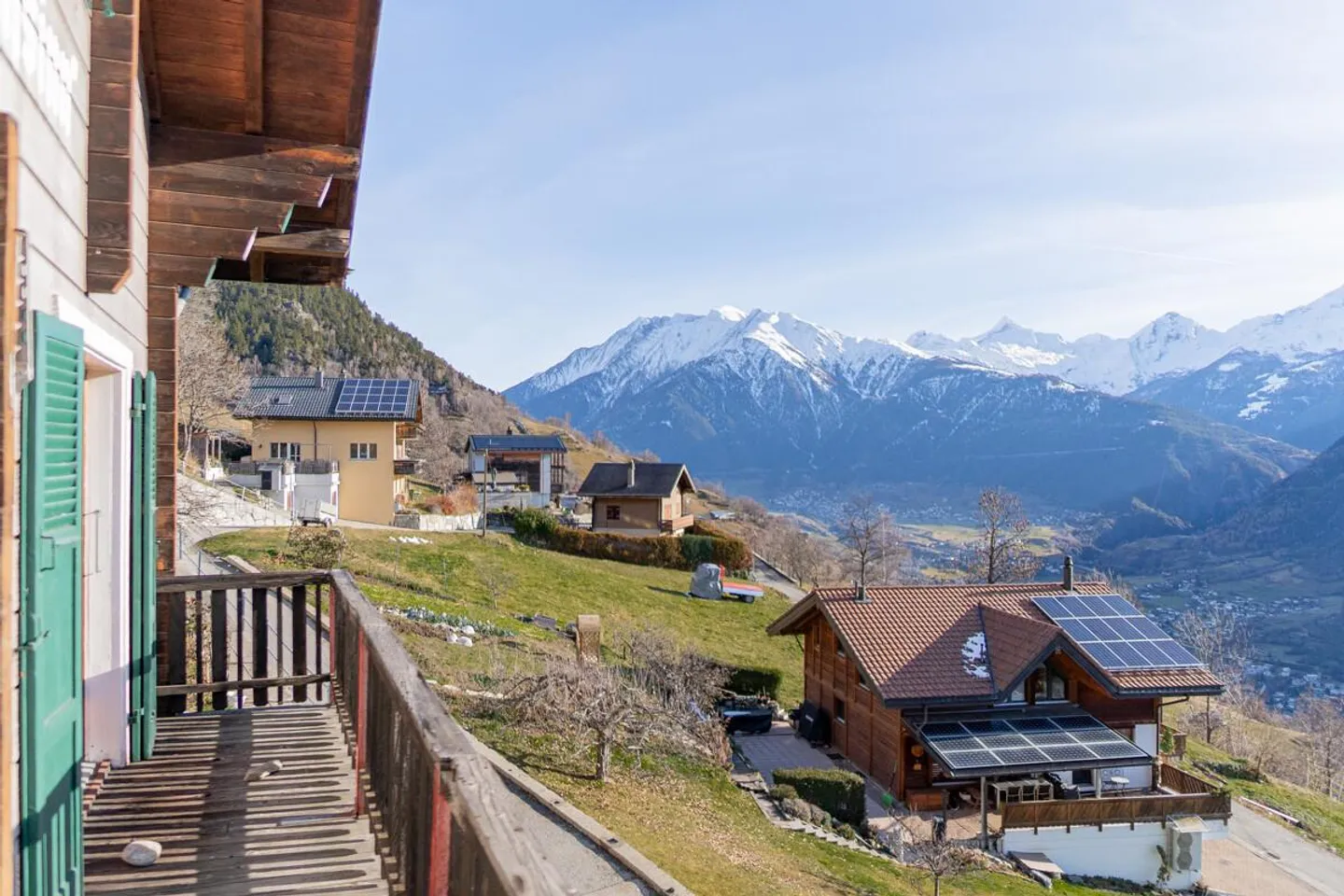 Casa bifamiliare e stalla con vista fantastica e ottima esposizione al sole... - Foto 3 di 24