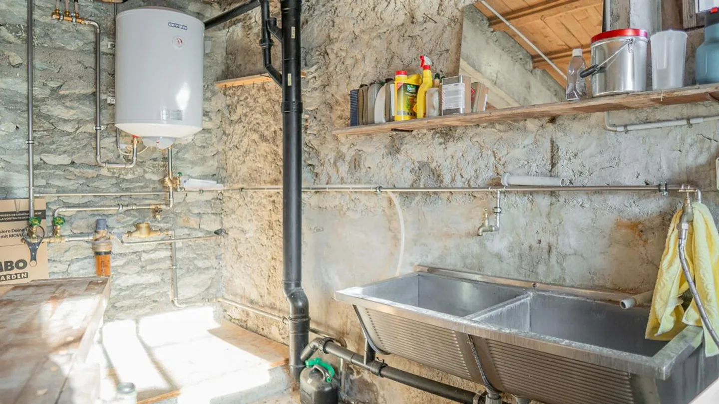 Casa bifamiliare e stalla con vista fantastica e ottima esposizione al sole... - Foto 15 di 24