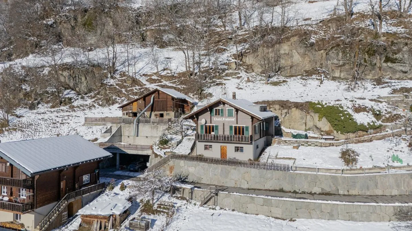 Casa bifamiliare e stalla con vista fantastica e ottima esposizione al sole... - Foto 23 di 24