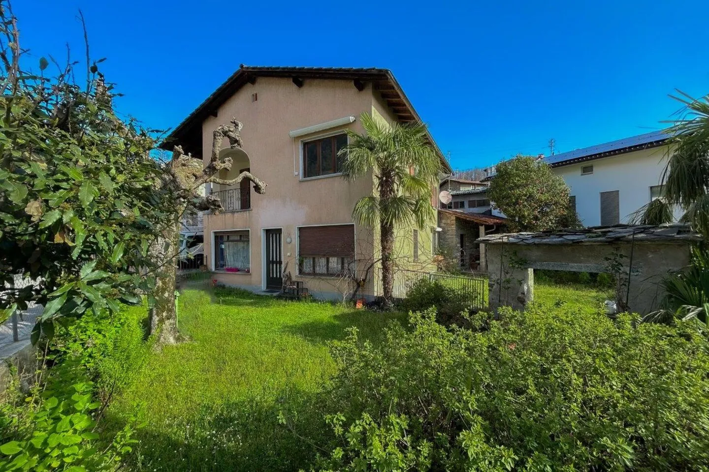 Ticinese House in the village with large garden - Photo 1 of 5