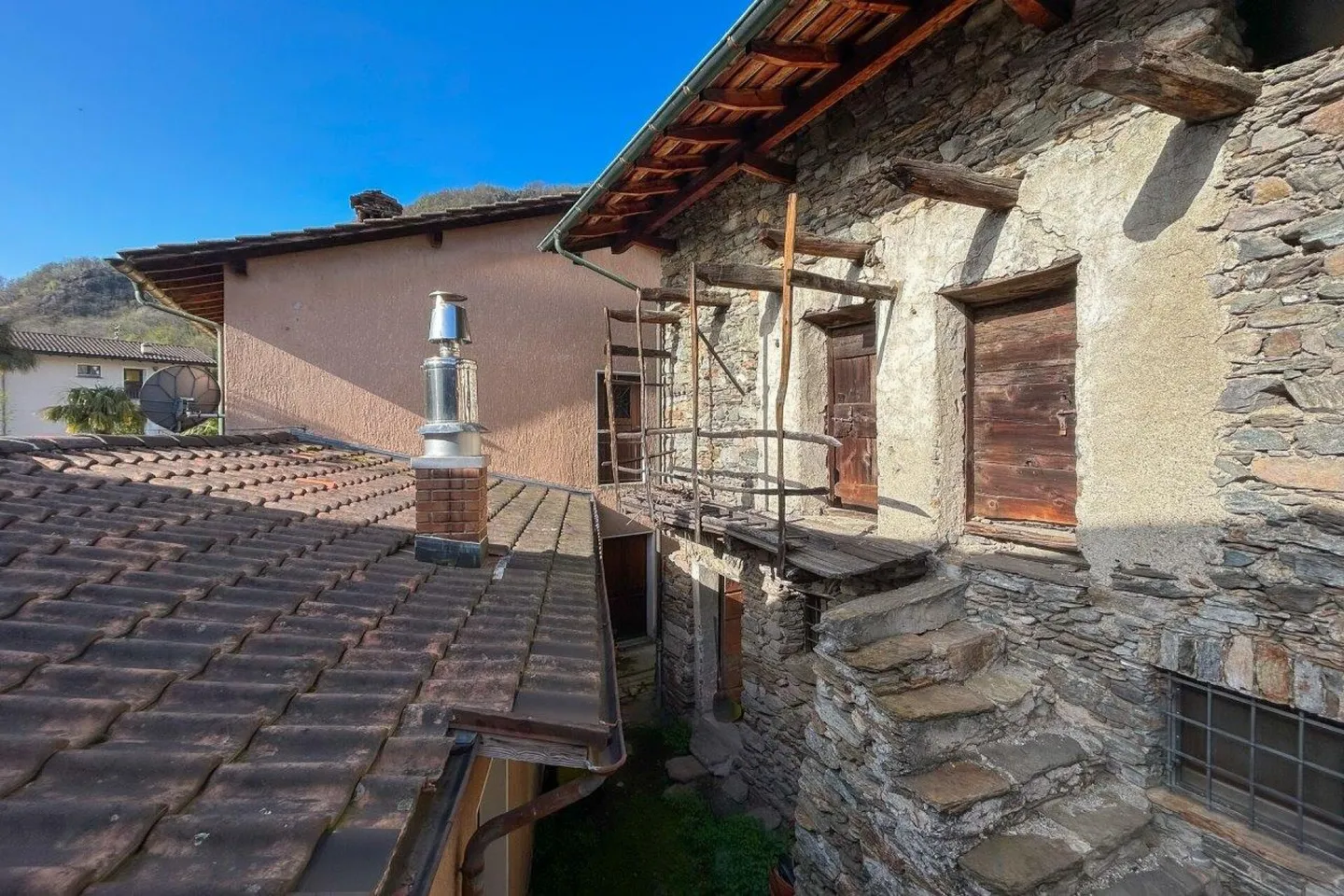 Ticinese House in the village with large garden - Photo 5 of 5