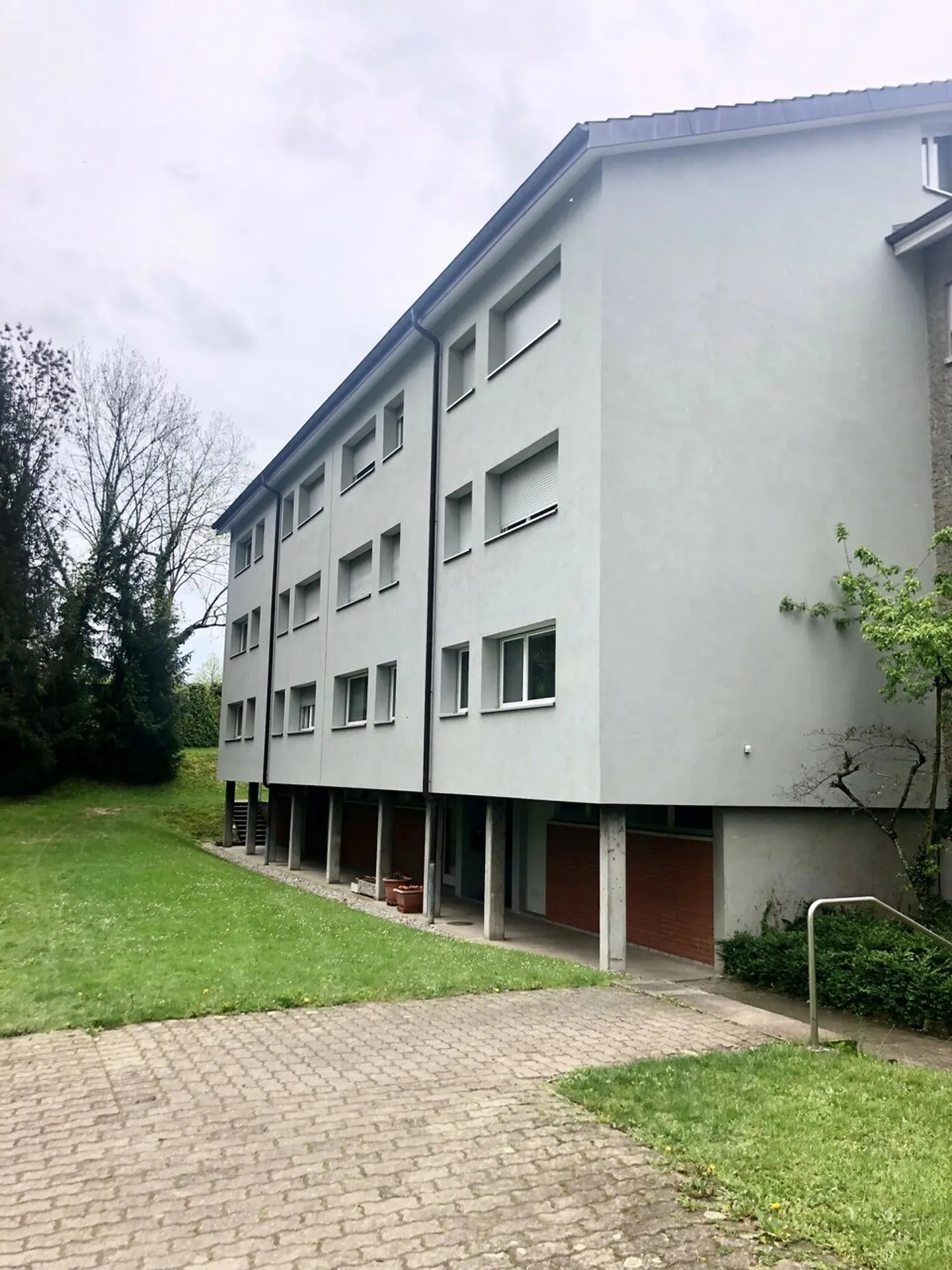 Appartement spacieux à Morat - Photo 2 sur 8