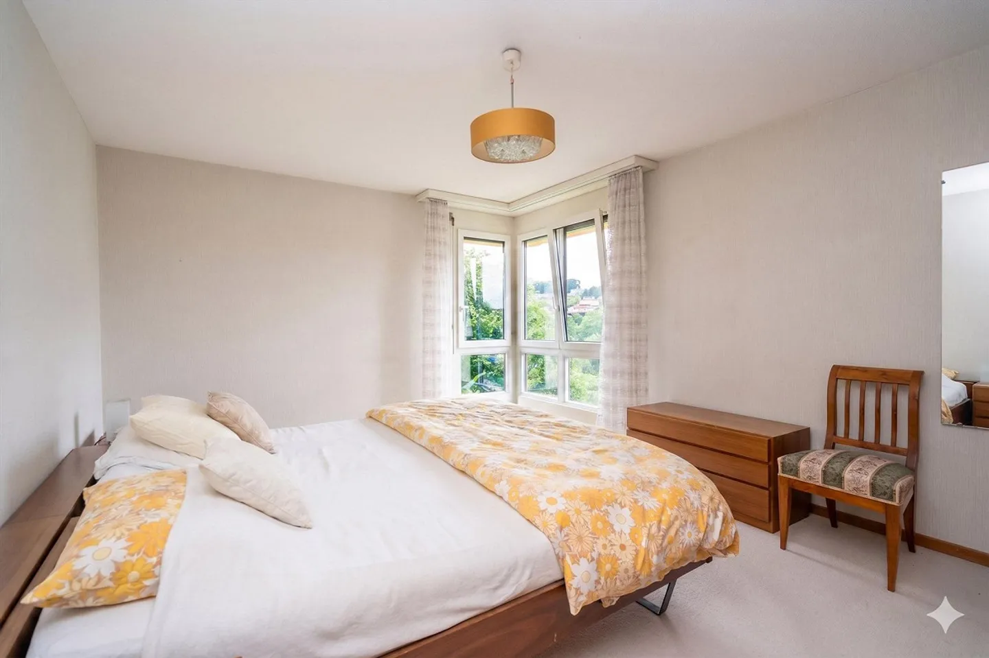 Bright 4.5-room apartment with parking space in Bolligen - Photo 7 of 13