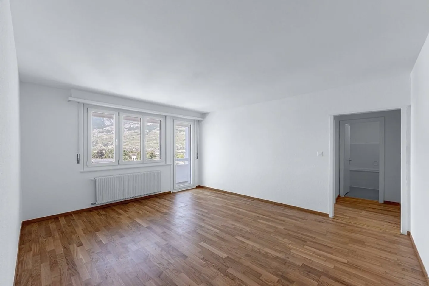 Charming Apartment in Quiet Area - Photo 5 of 7