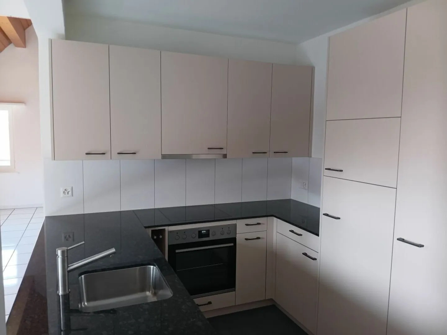 Attractive and spacious 4-room penthouse apartment with gallery, 143 m² living space. The apartment impresses with a bright, open space concept as well as a new, modern kitchen and a stylish re… - Photo 2 of 11