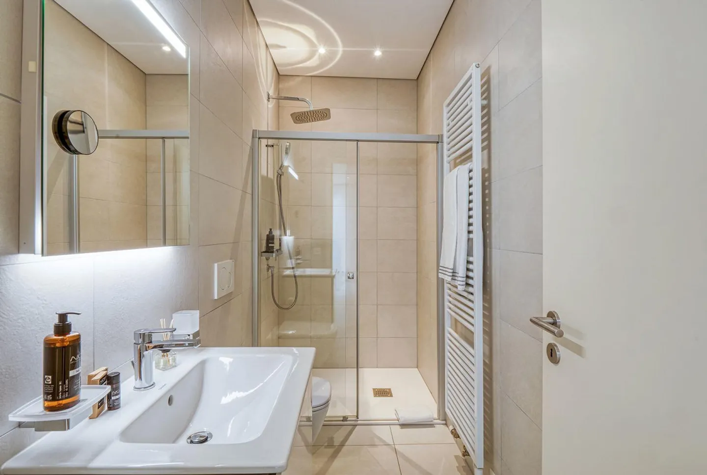 Charming attic apartment with terrace in a historic villa | Pr... - Photo 3 of 9