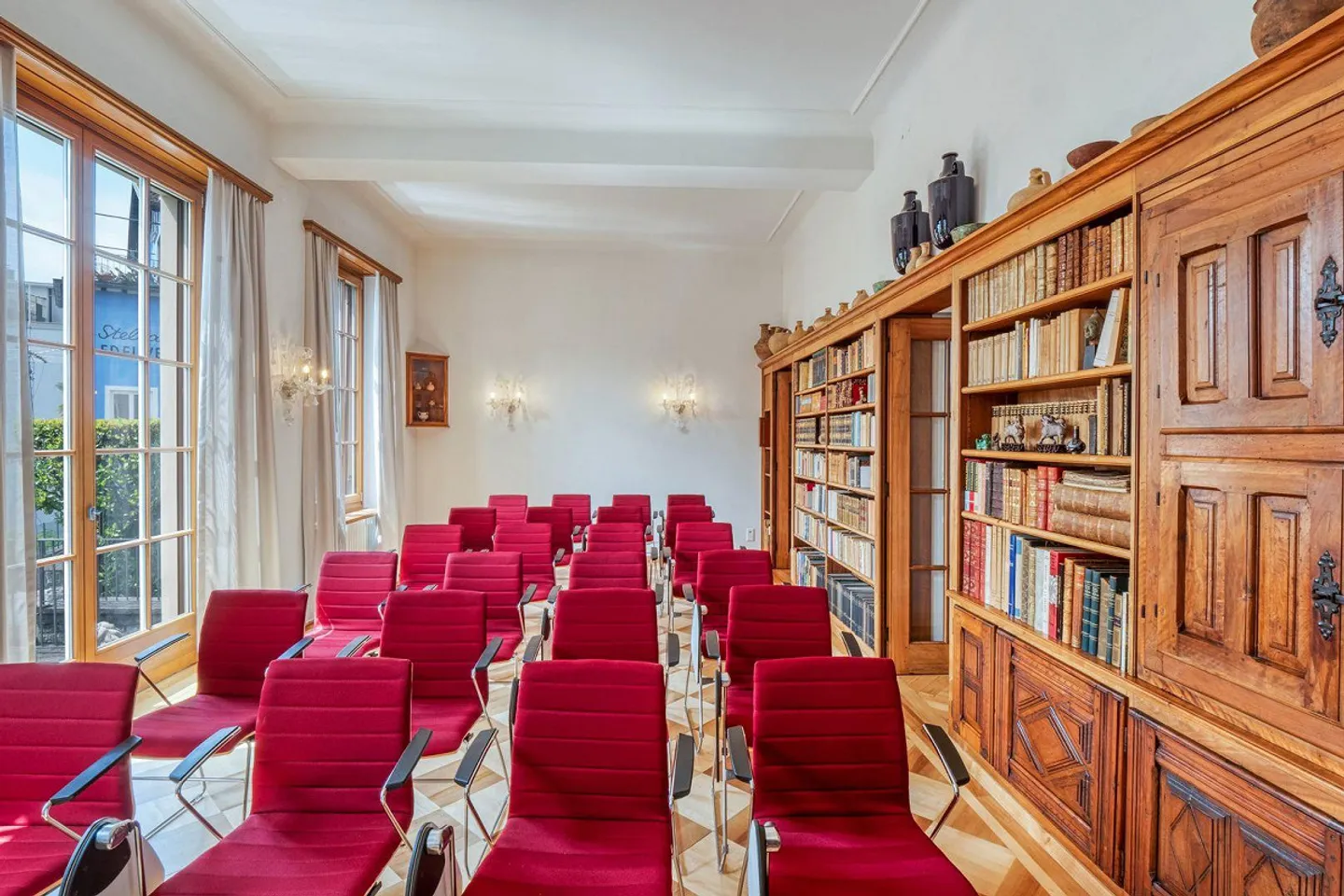 Charming attic apartment with terrace in a historic villa | Pr... - Photo 6 of 9
