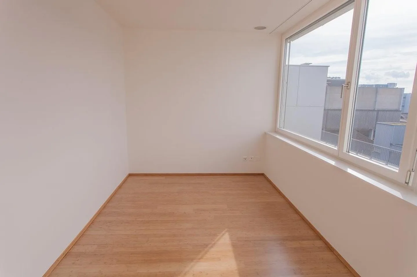 Exclusive & Central: Living in the Heart of Zurich West! - Photo 8 of 11