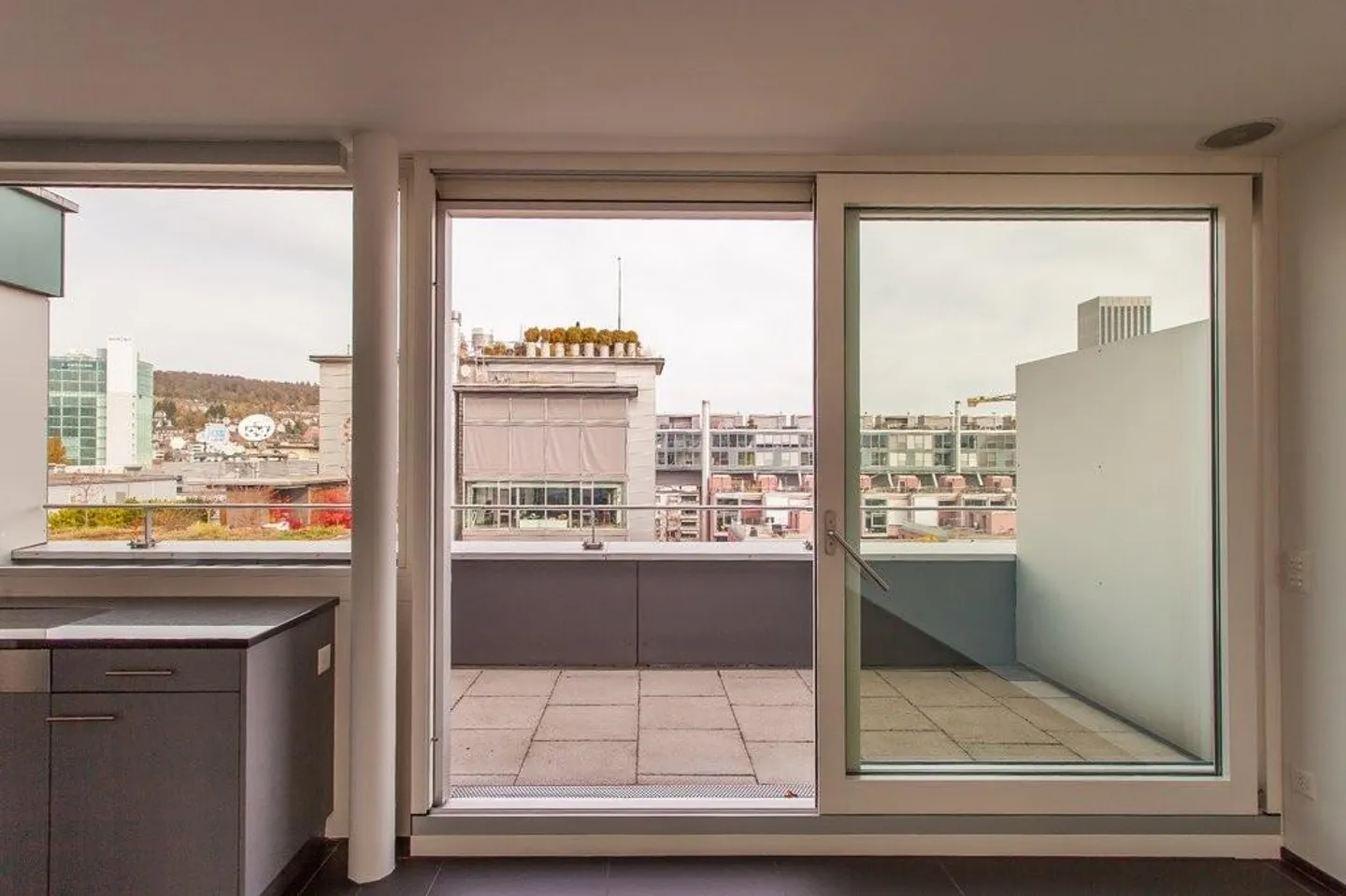 Exclusive & Central: Living in the Heart of Zurich West! - Photo 10 of 11