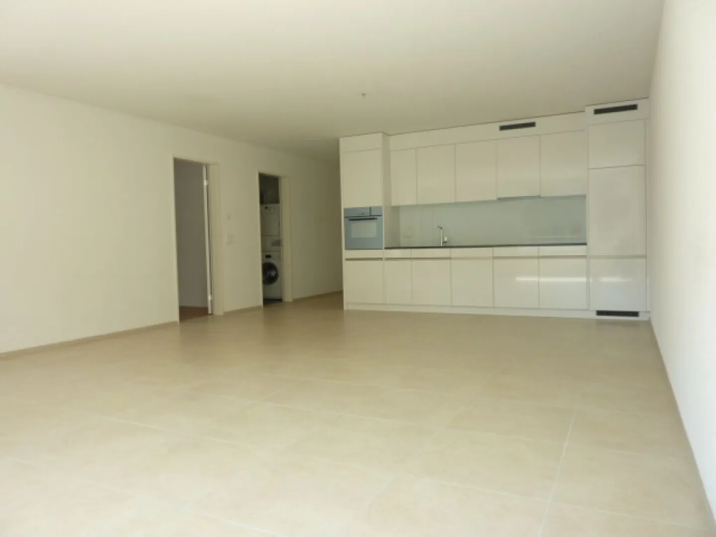 2.5 Room Apartment - Photo 1 of 6