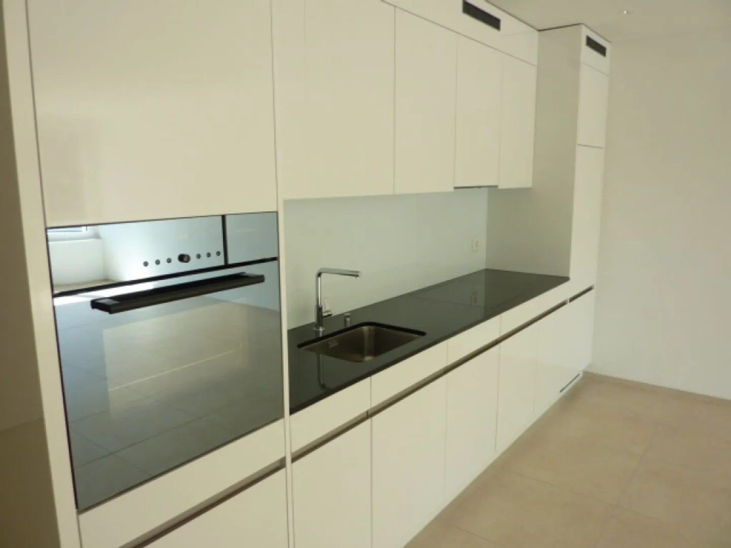 2.5 Room Apartment - Photo 2 of 6