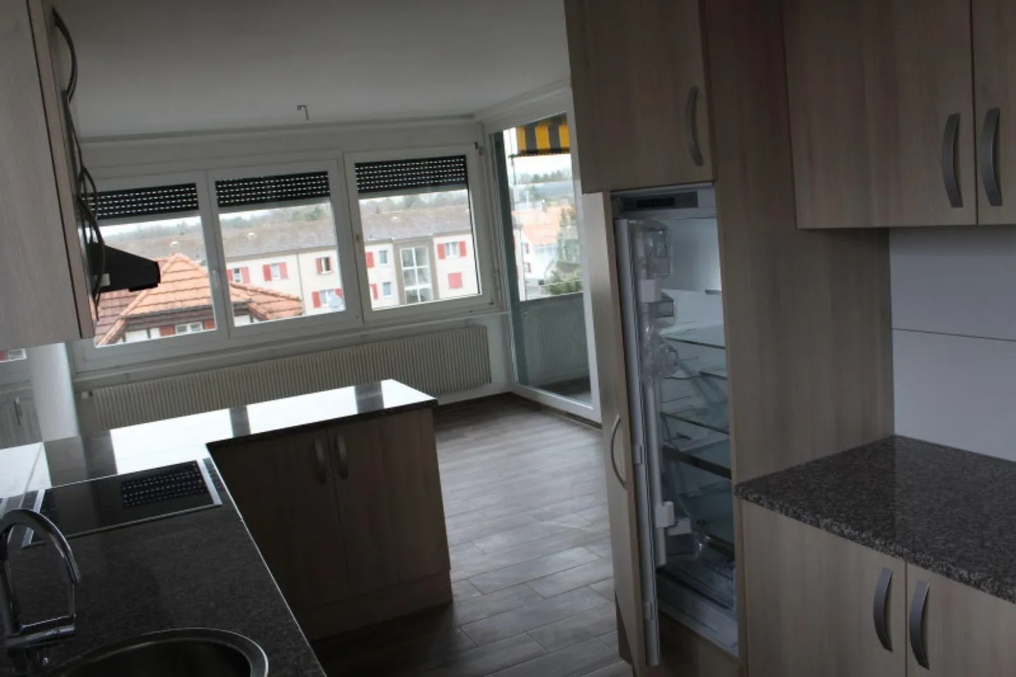 Charming 4-Room Apartment - Photo 3 of 11