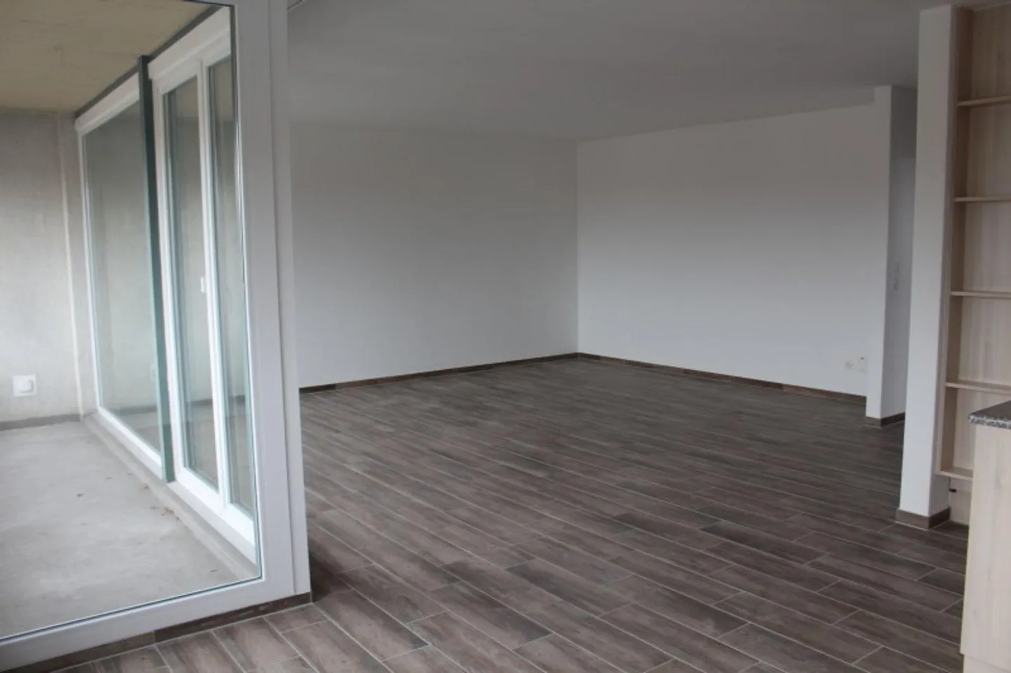 Charming 4-Room Apartment - Photo 4 of 11