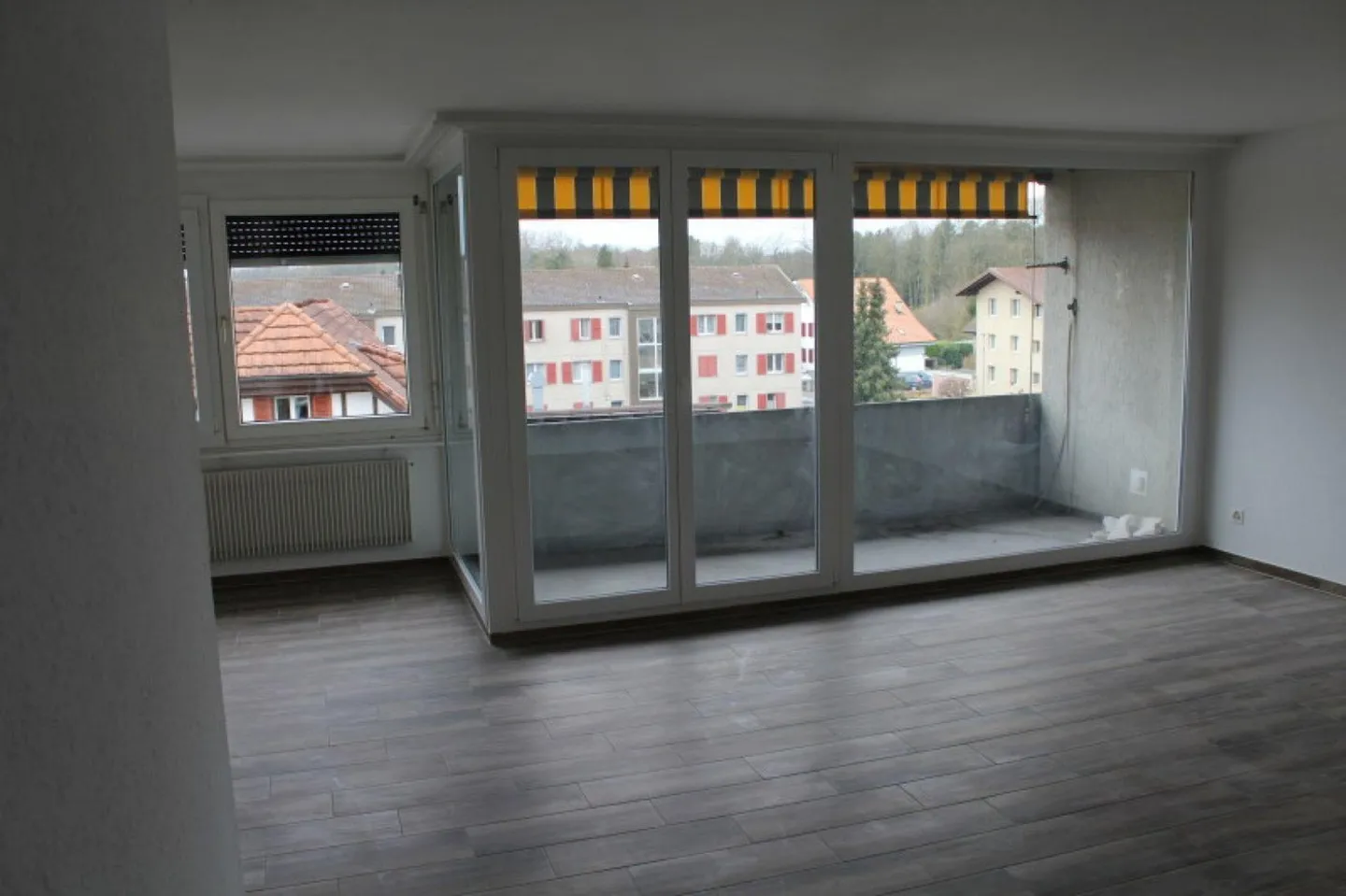Charming 4-Room Apartment - Photo 5 of 11