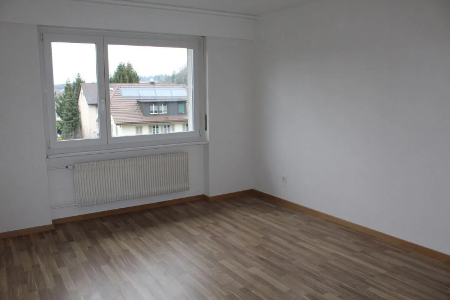Charming 4-Room Apartment - Photo 7 of 11