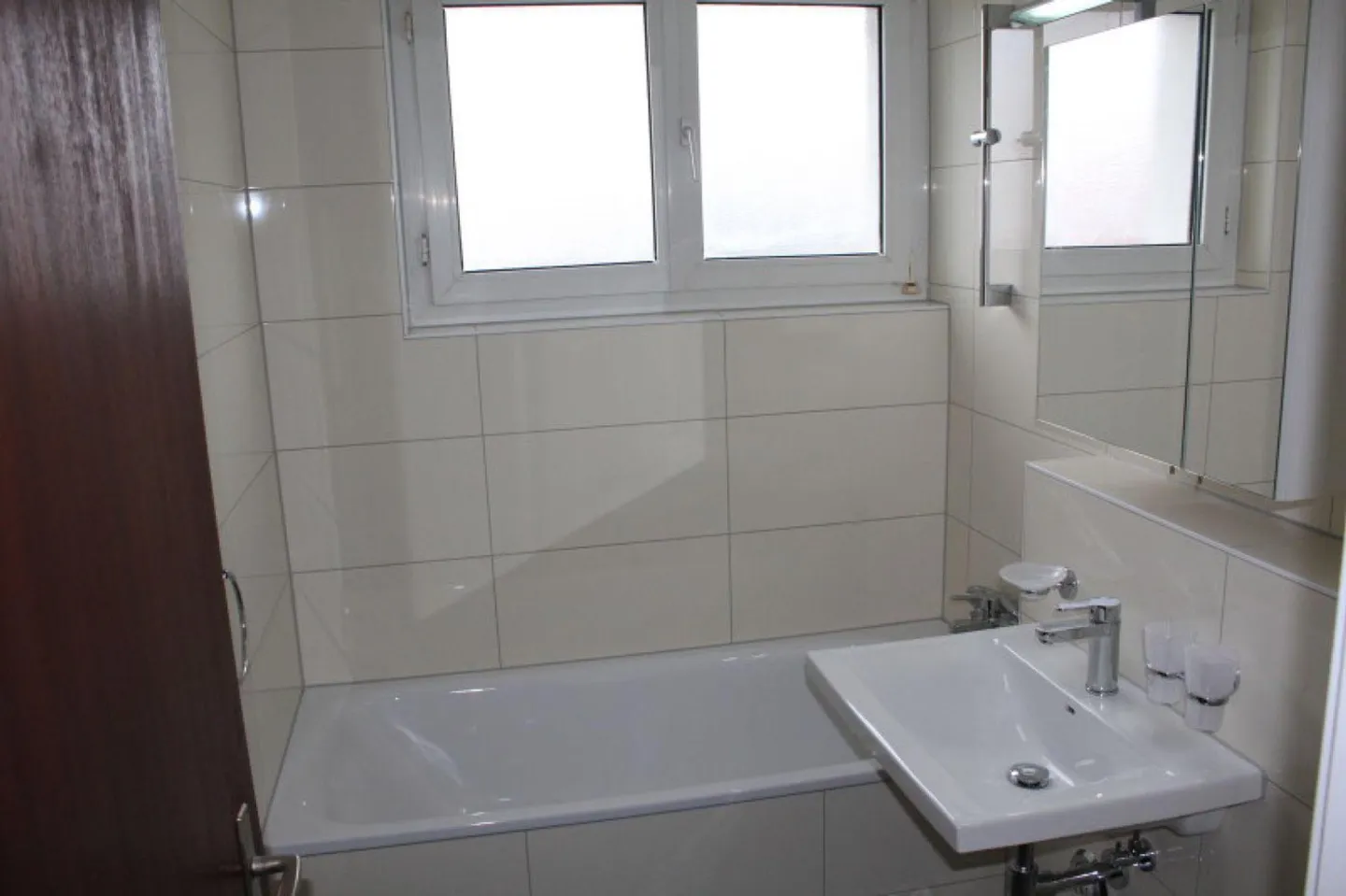 Charming 4-Room Apartment - Photo 10 of 11