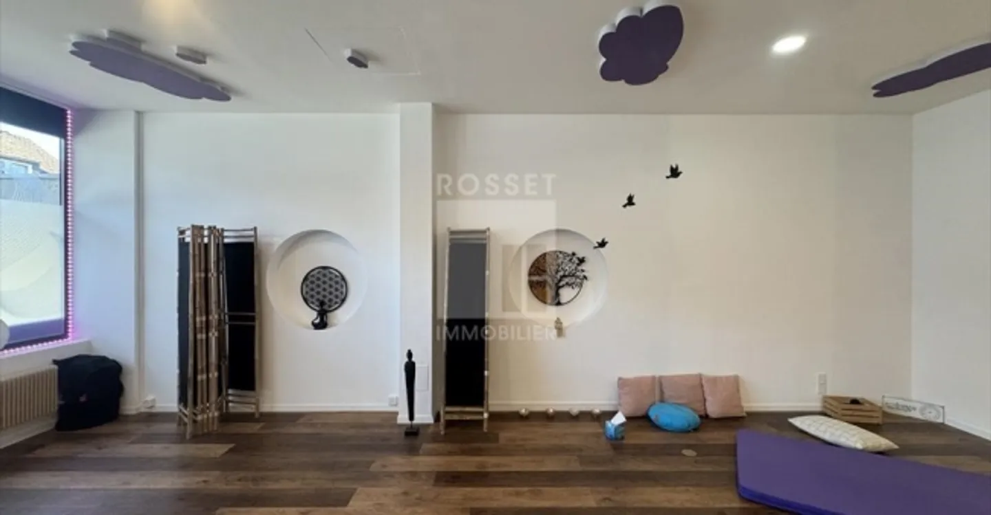 Commerce - Photo 2 of 6