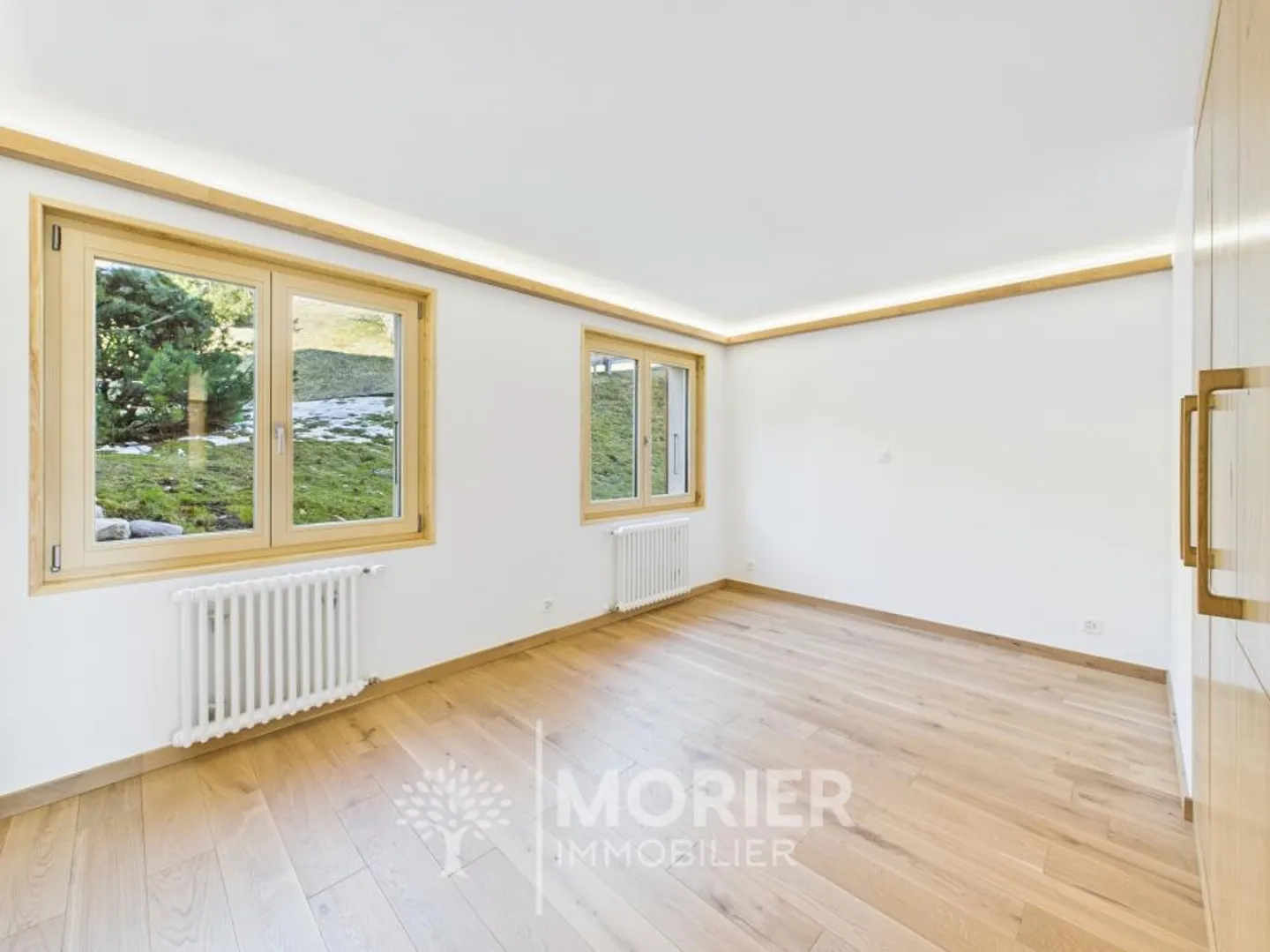 Magnificent completely renovated apartment in Villars - Photo 3 of 9