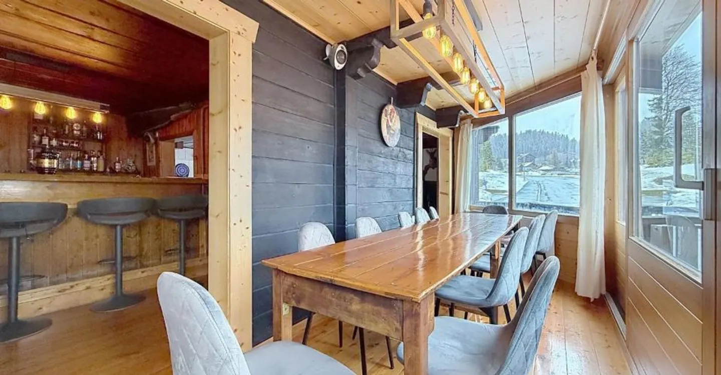 Auberge de 16 chambres avec bar à louer sur Morgins - Photo 3 of 12