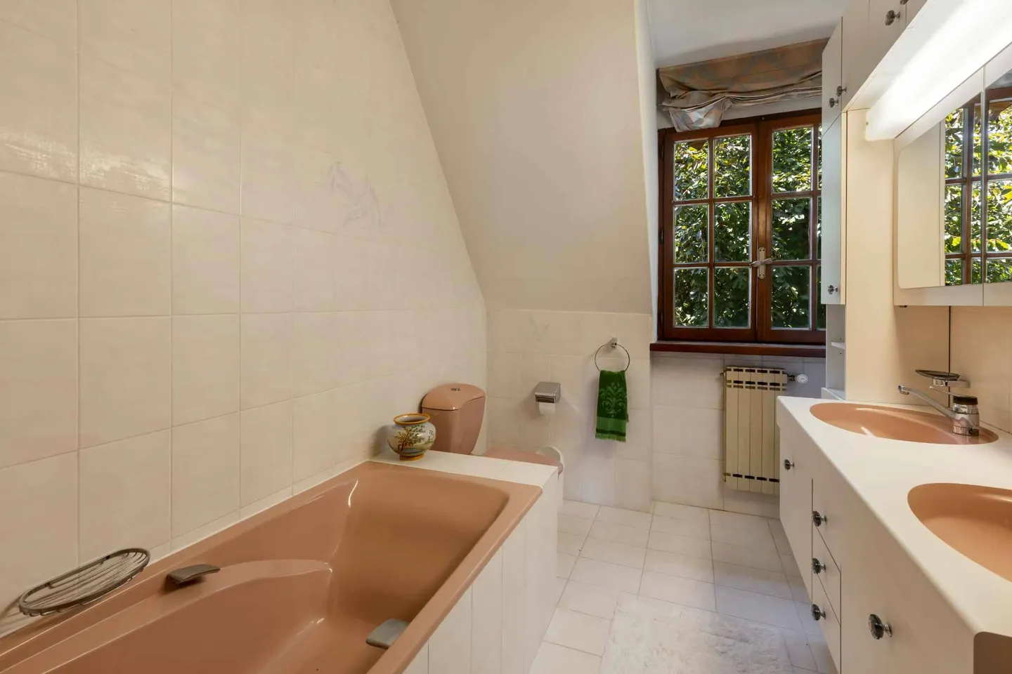 Casa familiare affascinante con giardino - Foto 6 di 8