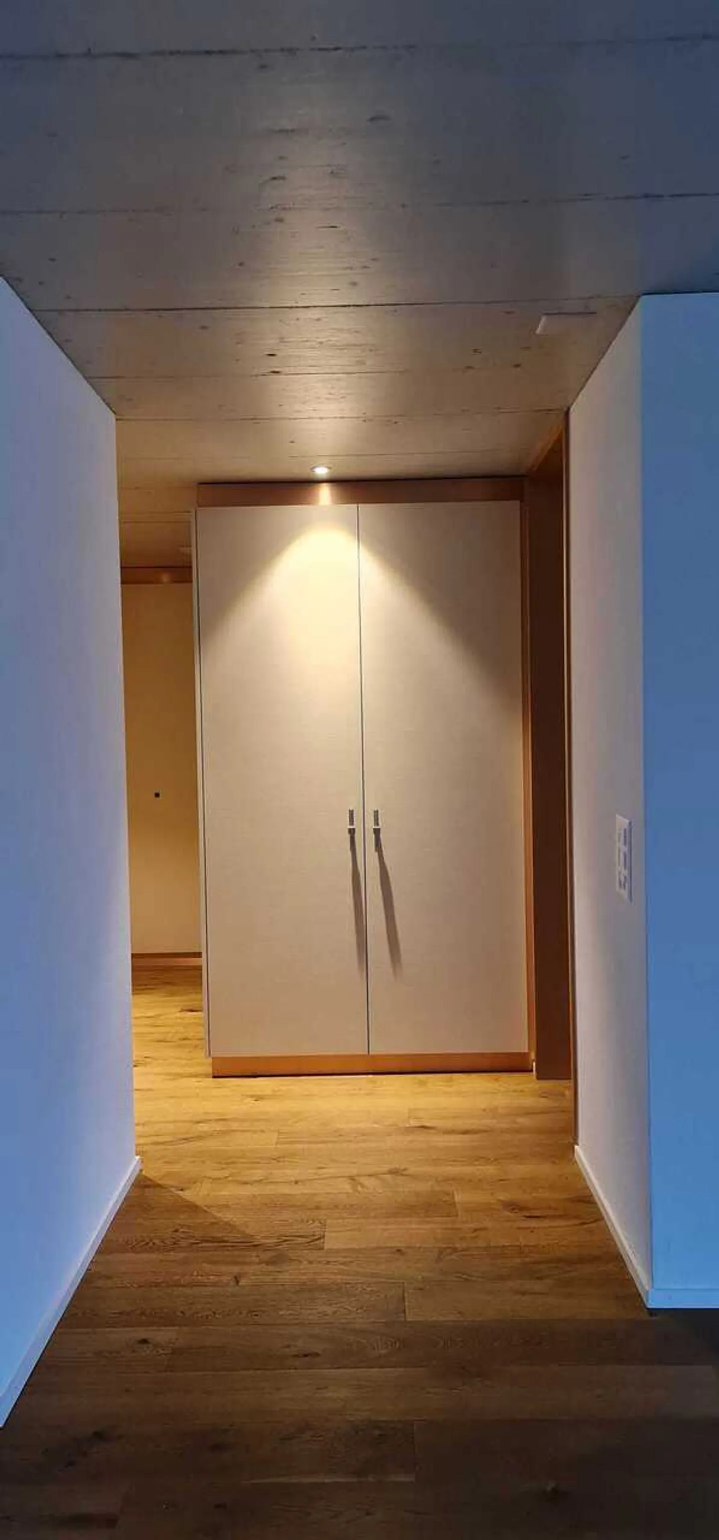 Moderne 3.5-Zimmer-Wohnung mit Balkon - Foto 4 von 10