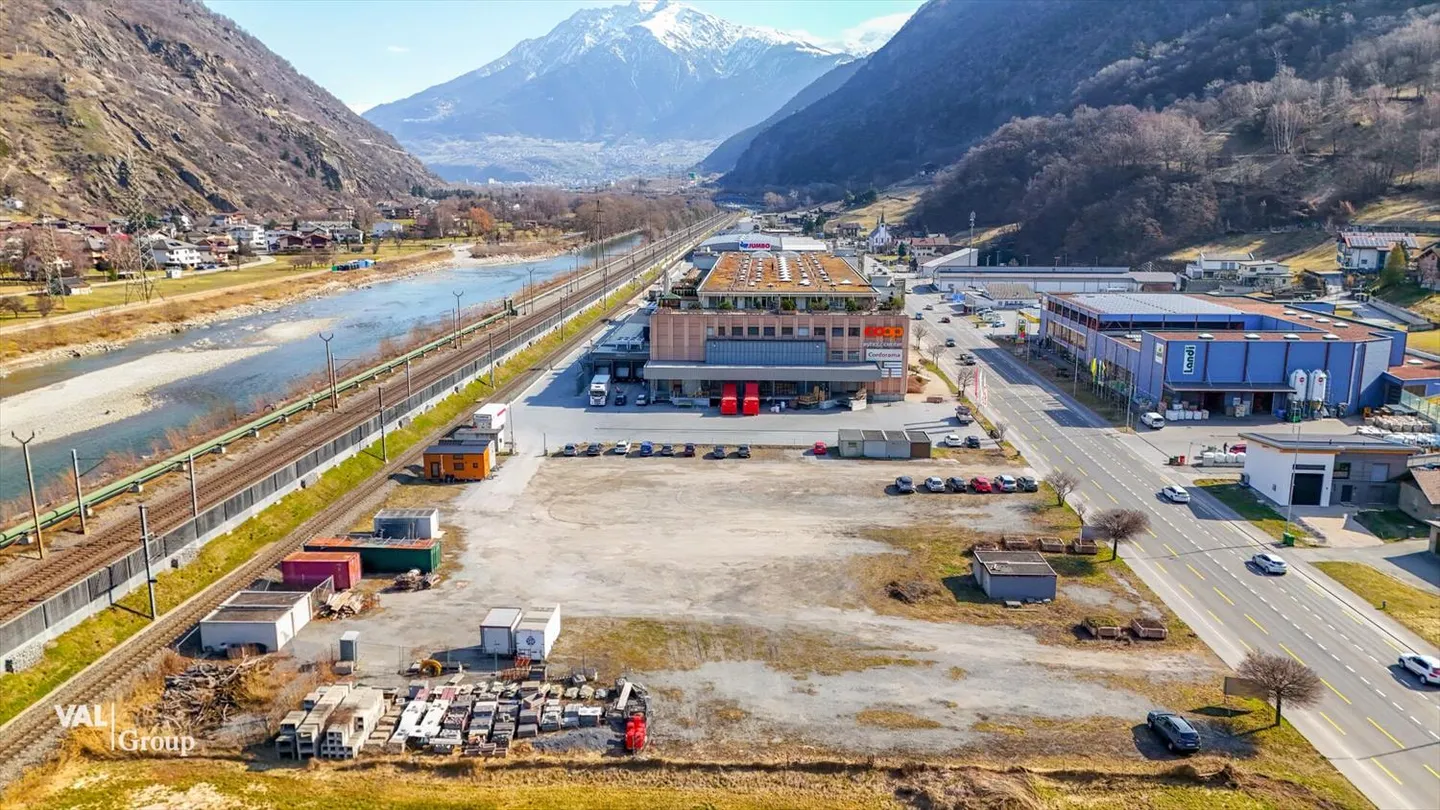 Terreno edificabile in una posizione altamente frequentata e strategicamente attraente in affitto o con diritti di costruzione - Foto 6 di 6