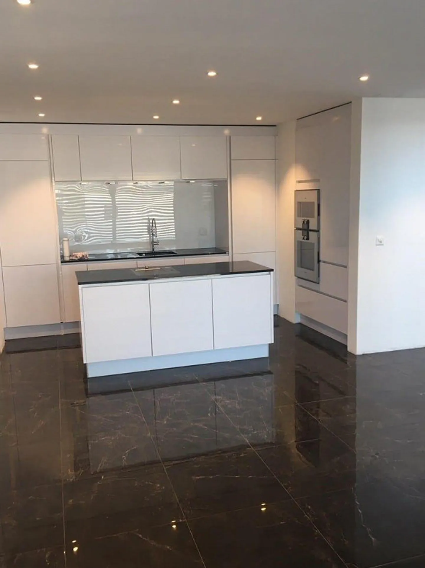 Maison individuelle de 6 pièces avec vue sur le lac et terrasse sur le toit à Boniswil à vendre - Photo 4 sur 8