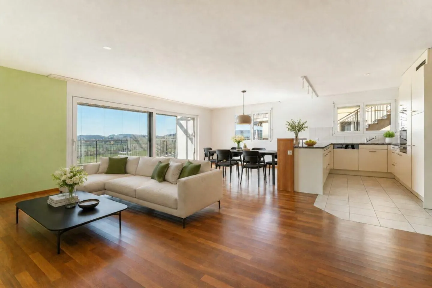 Terrassenwohnung mit Traumhaftem Ausblick - Foto 3 von 12
