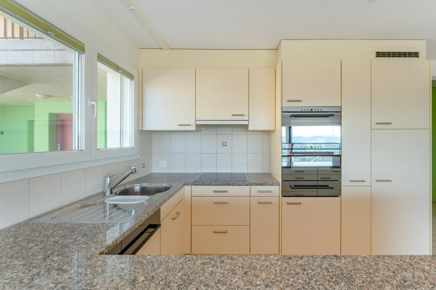 Terrassenwohnung mit Traumhaftem Ausblick - Foto 4 von 12