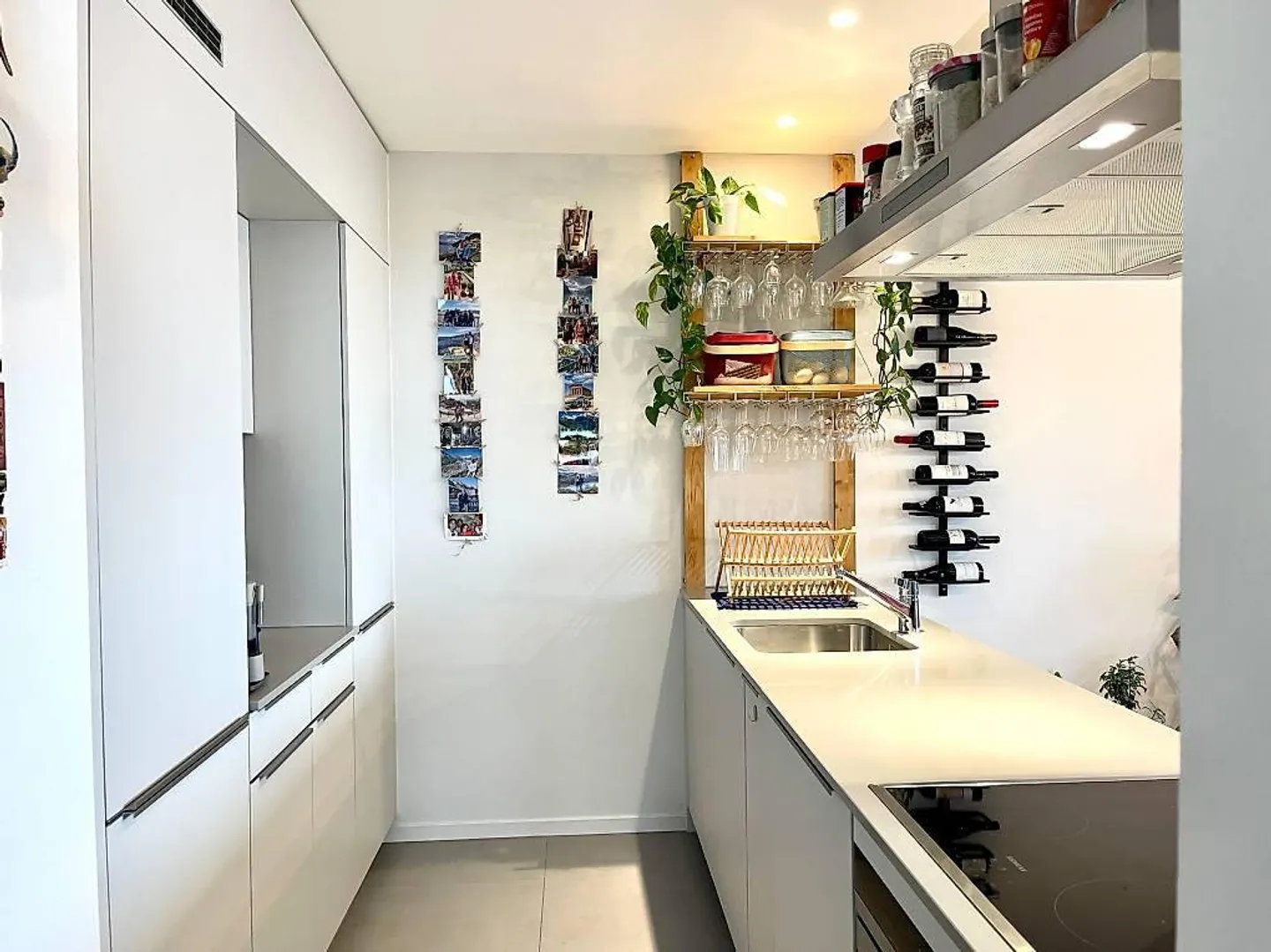 Modern Apartment with Lake View - Photo 5 of 5