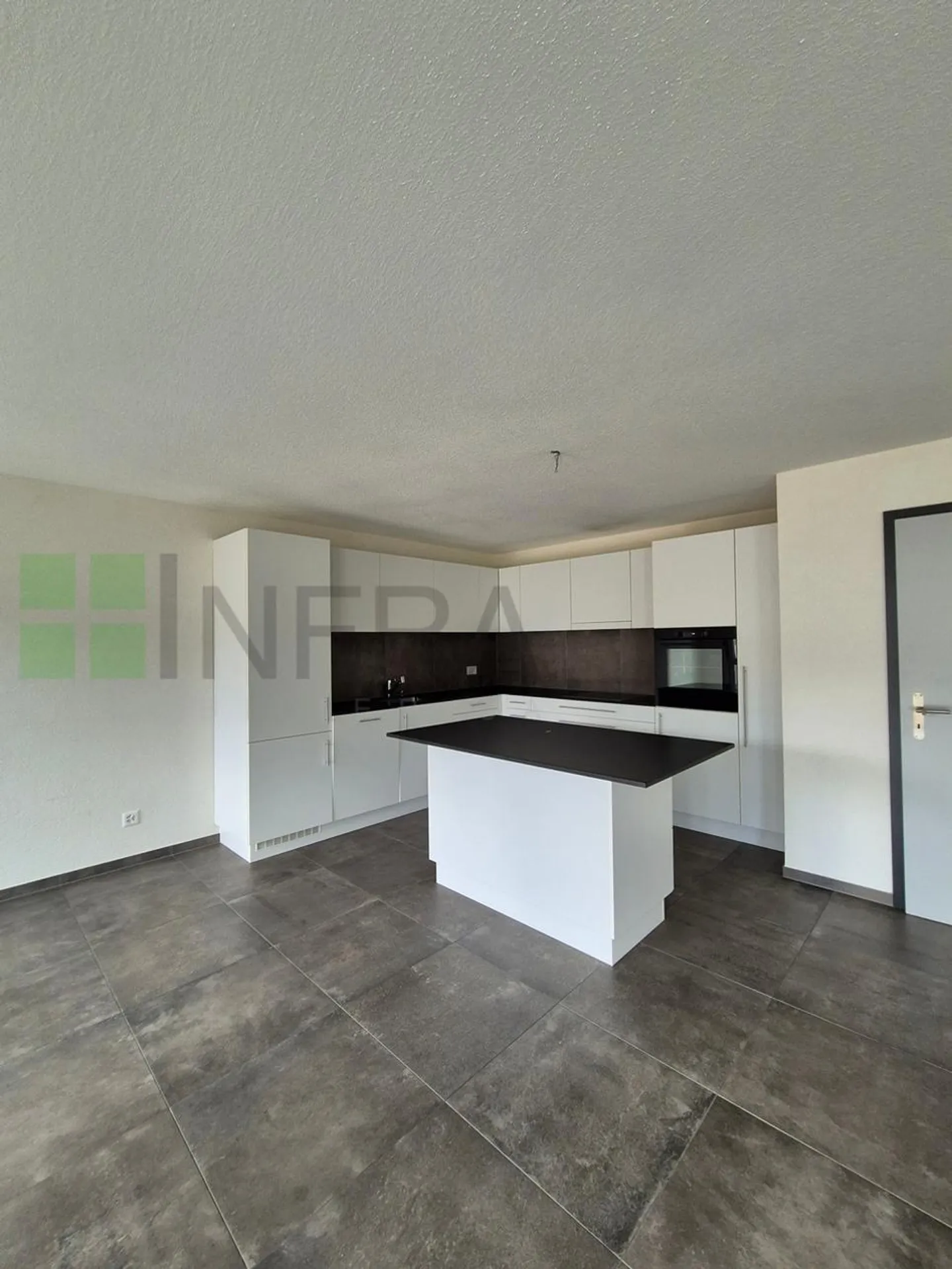 Magnificent and spacious 124 m2 apartment - Photo 3 of 10