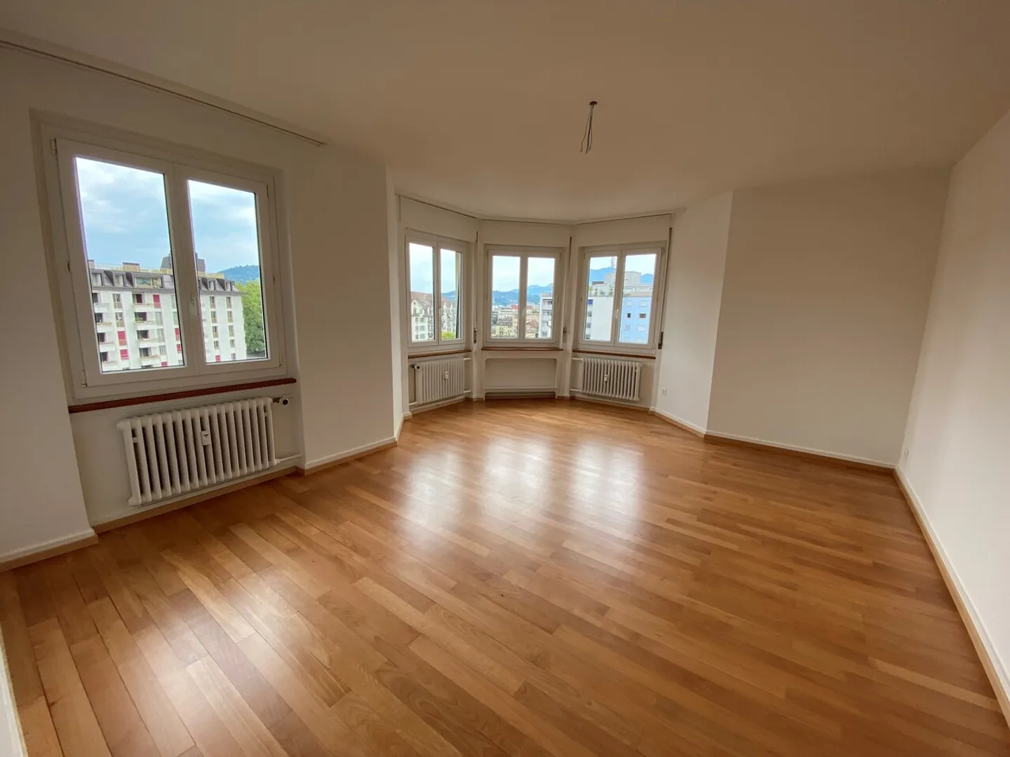 Apartment for rent - Photo 1 of 9