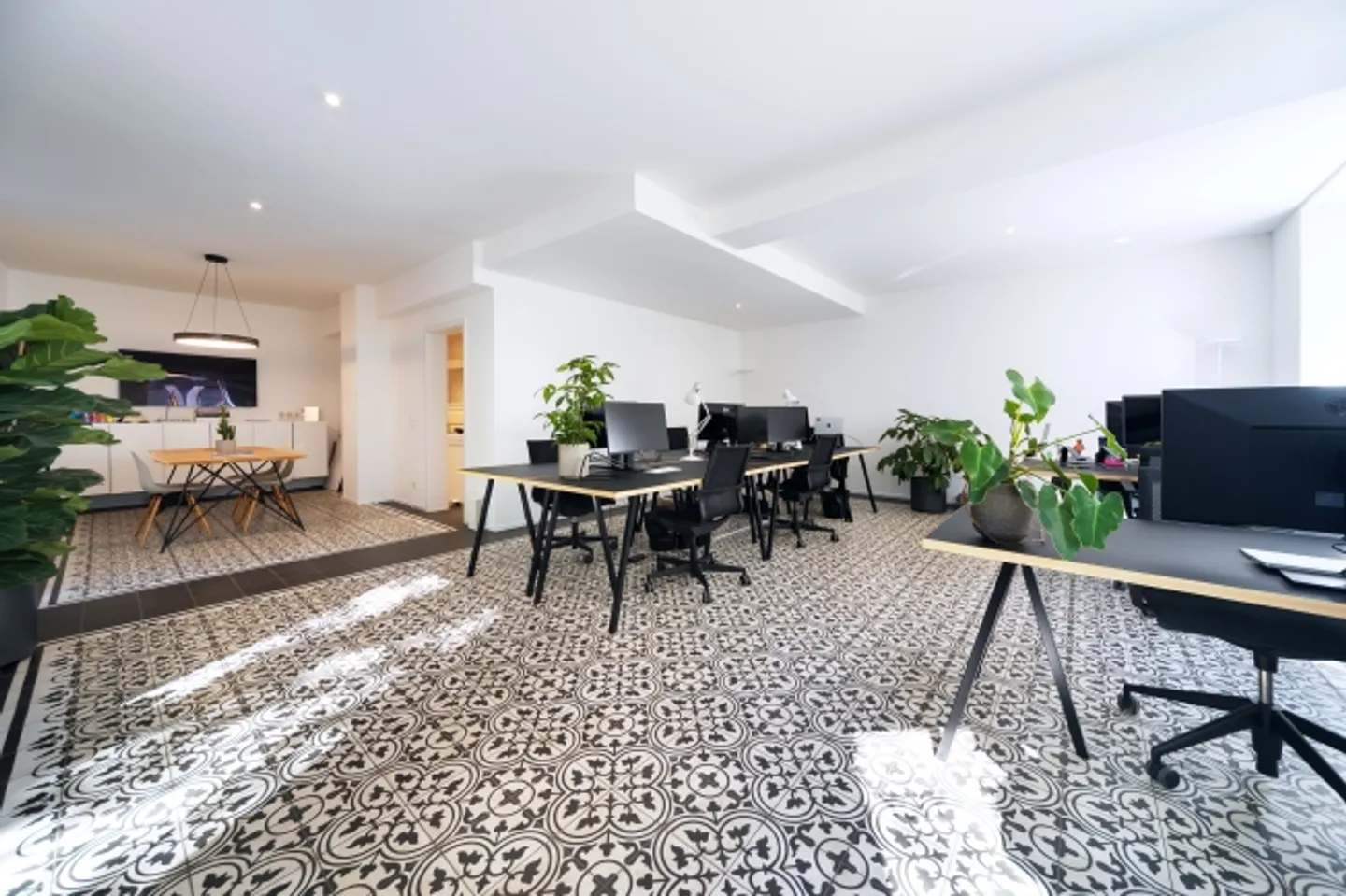 Stylish Retail Space/Office in Zurich District 4 (Zwinglistrasse) - Photo 1 of 8